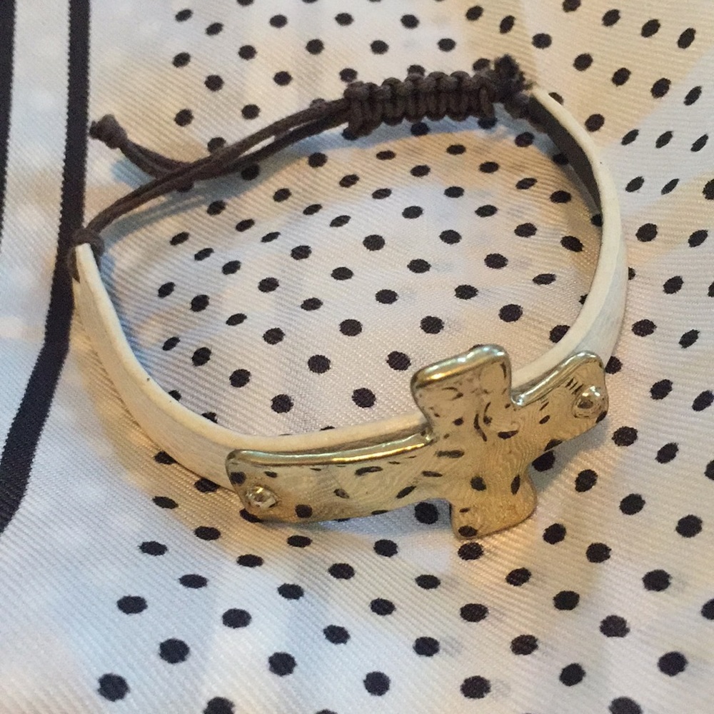 White leather band w/silver cross bracelet. - Picture 2 of 3